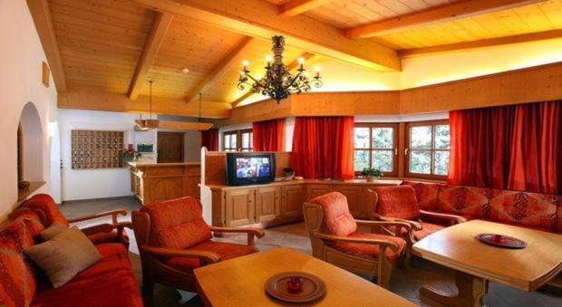 קירשברג אין טירול Hotel Taxacher מראה חיצוני תמונה